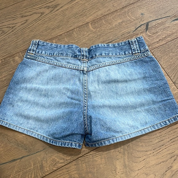 UNIONBAY Blue Jean Shorts Classic Distressed Style Denim - Picture 3 of 5